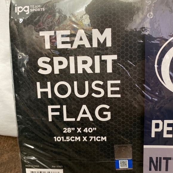 Penn State Nittany Lions NCAA Football House Flag 28" x 40" IPG Team Sports - Picture 2 of 4